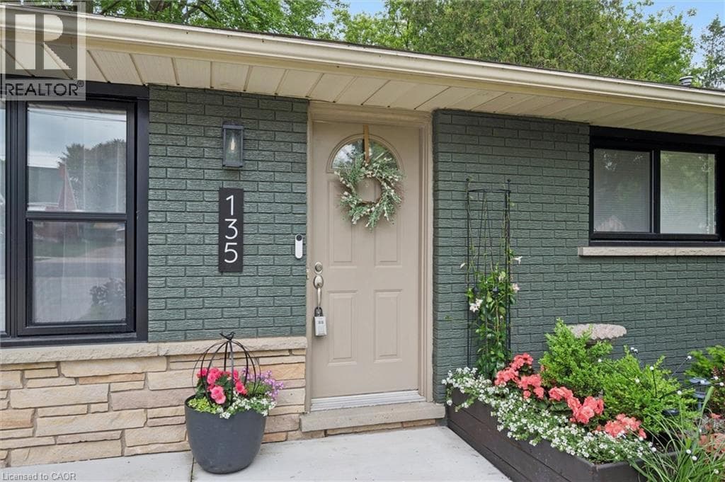 Detached for sale at 135 BRIDGE Street W, University Downs, Waterloo, Ontario, photo 5