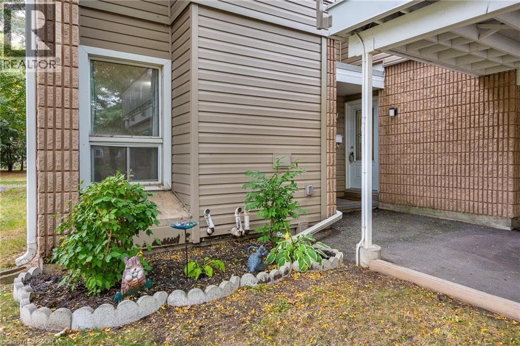 Townhouse for sale at 65 GLAMIS Road Unit# 74, Northview, Cambridge, Ontario, photo 3