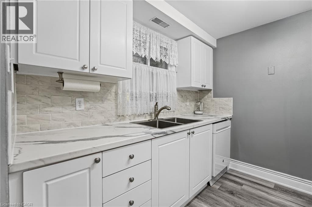 Townhouse for sale at 65 GLAMIS Road Unit# 74, Northview, Cambridge, Ontario, photo 8