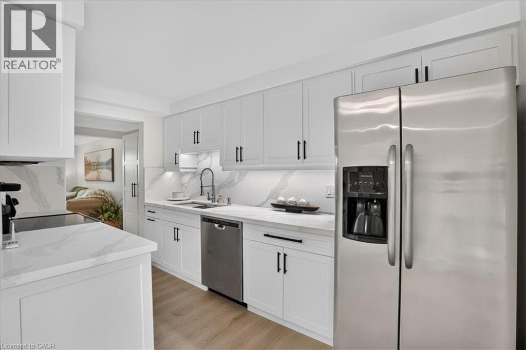 Semi-detached for sale at 23 BRIAR KNOLL Drive, Laurentian Hills, Kitchener, Ontario, photo 9