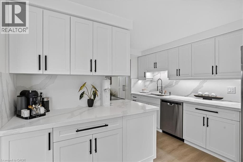 Semi-detached for sale at 23 BRIAR KNOLL Drive, Laurentian Hills, Kitchener, Ontario, photo 8