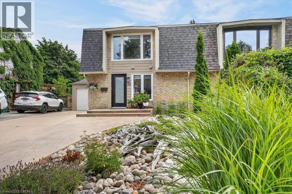 Semi-detached for sale at 23 BRIAR KNOLL Drive, Laurentian Hills, Kitchener, Ontario, photo 2