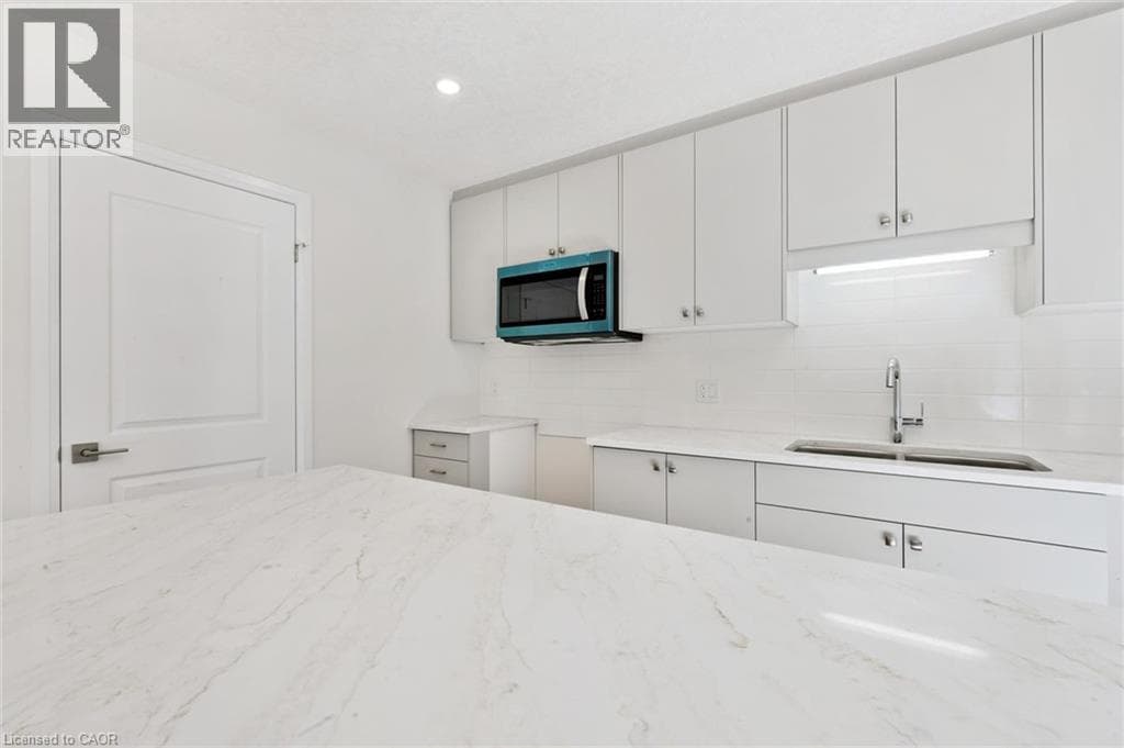 Detached for sale at 83 DOMINIQUE Street, Laurentian West, Kitchener, Ontario, photo 13