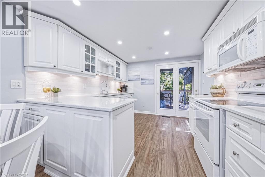 Detached for sale at 414 WOODS Lane, Preston Heights, Cambridge, Ontario, photo 9