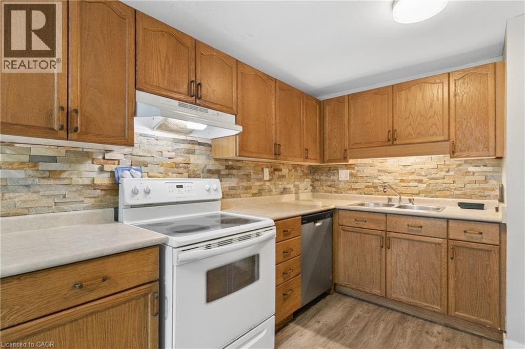 Detached for sale at 74 HELENE Crescent, Erb West, Waterloo, Ontario, photo 10