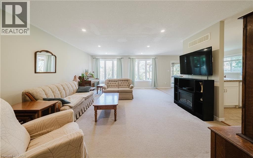 Detached for sale at 24 JOSEPH LICHTI Lane, Baden, Wilmot, Ontario, photo 8
