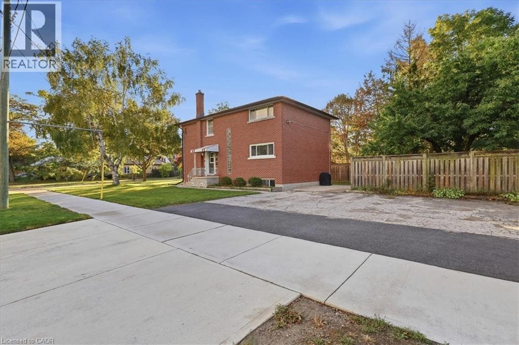 Multi-family for sale at 115 ROXBOROUGH Avenue, St. Marys, Kitchener, Ontario, photo 2