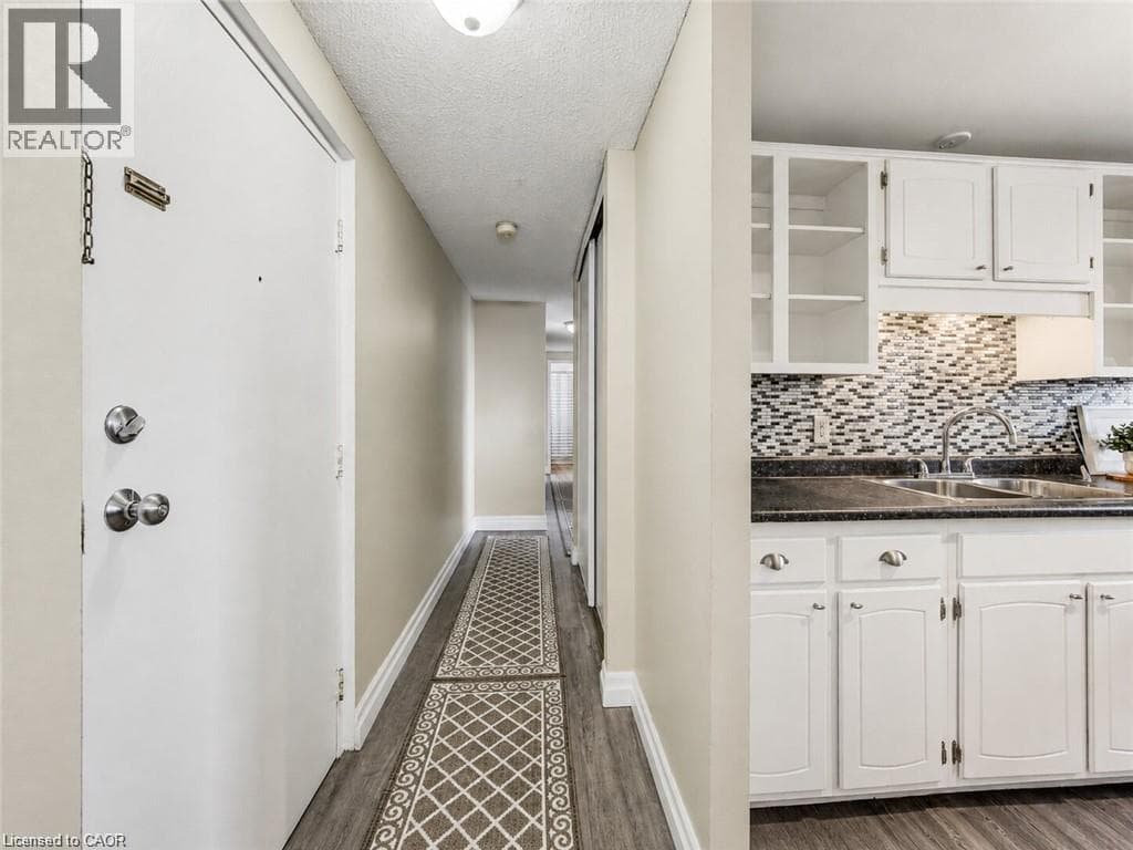 Apartment for sale at 4 AVALON Place Unit# 303, Meinzinger Park-Lakeside, Kitchener, Ontario, photo 11