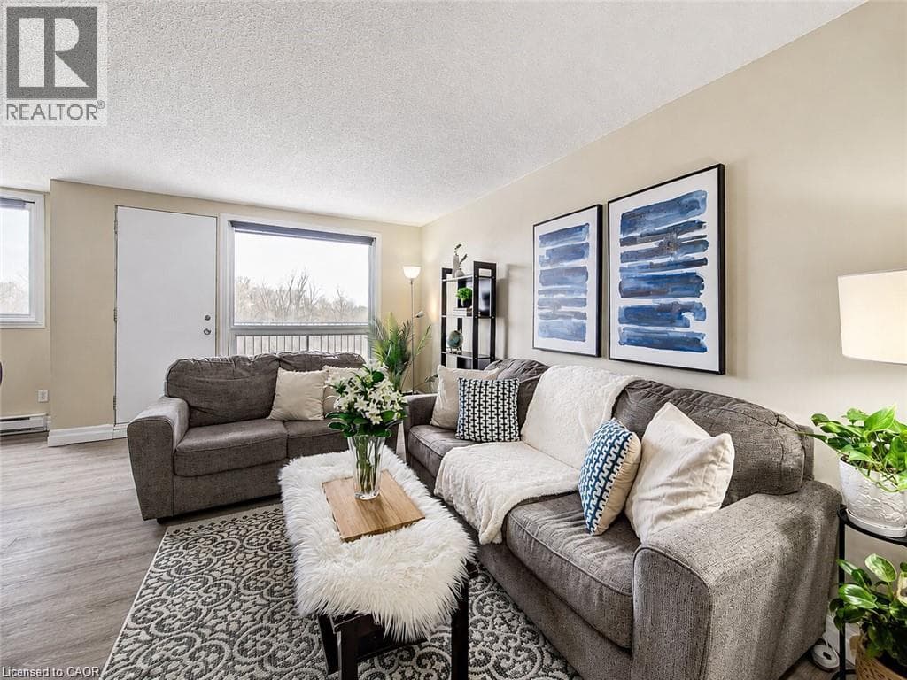 Apartment for sale at 4 AVALON Place Unit# 303, Meinzinger Park-Lakeside, Kitchener, Ontario, photo 2