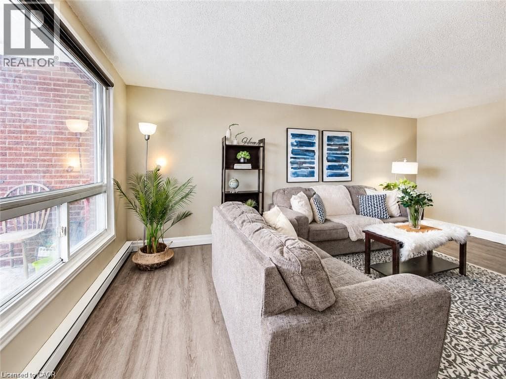 Apartment for sale at 4 AVALON Place Unit# 303, Meinzinger Park-Lakeside, Kitchener, Ontario, photo 3