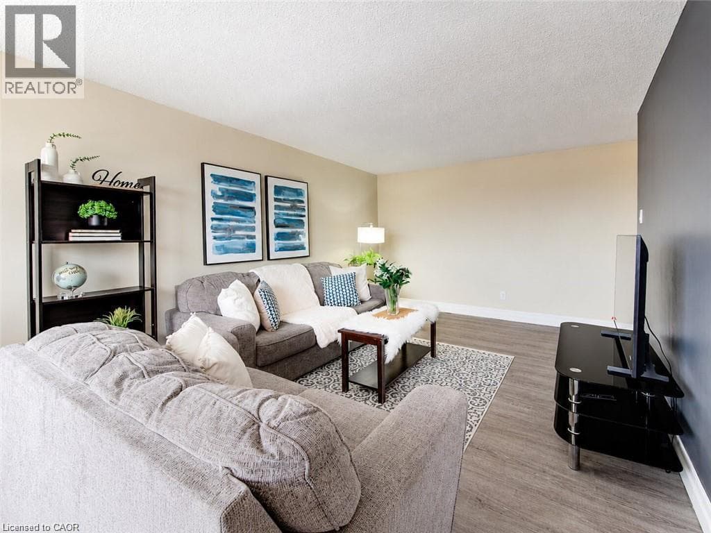 Apartment for sale at 4 AVALON Place Unit# 303, Meinzinger Park-Lakeside, Kitchener, Ontario, photo 4