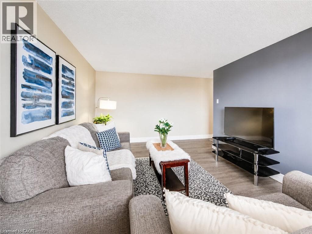 Apartment for sale at 4 AVALON Place Unit# 303, Meinzinger Park-Lakeside, Kitchener, Ontario, photo 5