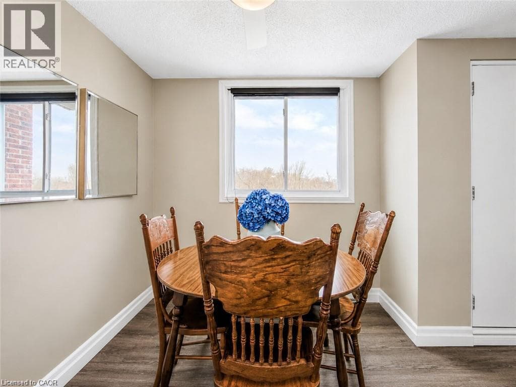 Apartment for sale at 4 AVALON Place Unit# 303, Meinzinger Park-Lakeside, Kitchener, Ontario, photo 7