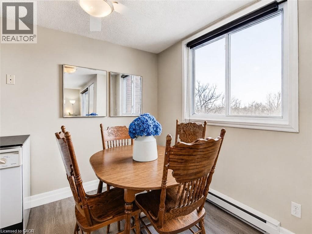 Apartment for sale at 4 AVALON Place Unit# 303, Meinzinger Park-Lakeside, Kitchener, Ontario, photo 8
