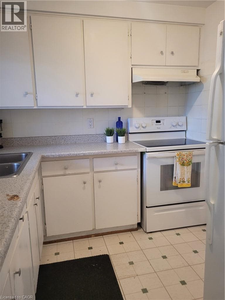 Townhouse for sale at 415 MORGAN Avenue Unit# 28, Chicopee, Kitchener, Ontario, photo 2