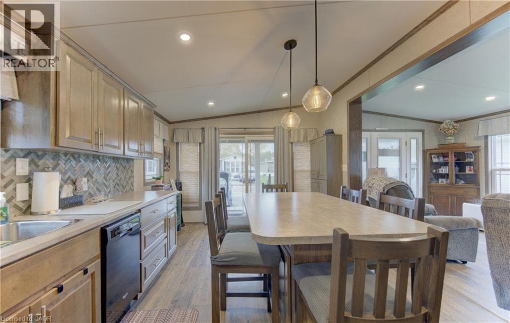Detached for sale at 580 BEAVER CREEK Road Unit# 235, Laurelwood, Waterloo, Ontario, photo 6