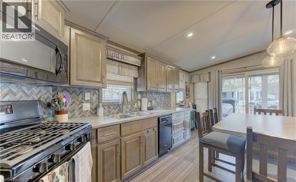 Detached for sale at 580 BEAVER CREEK Road Unit# 235, Laurelwood, Waterloo, Ontario, photo 5