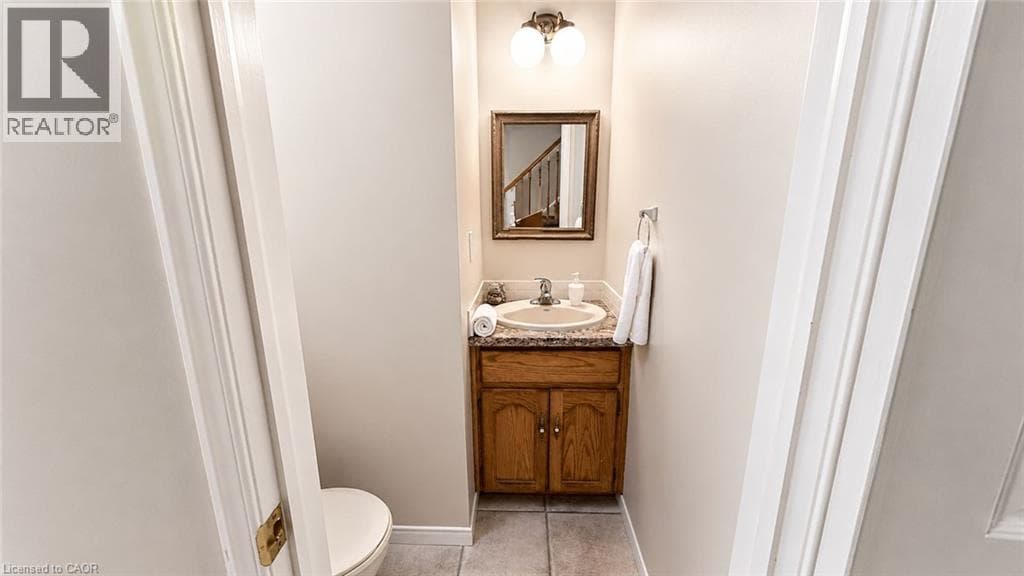 Detached for sale at 240 STOKE Drive, Highland West, Kitchener, Ontario, photo 11