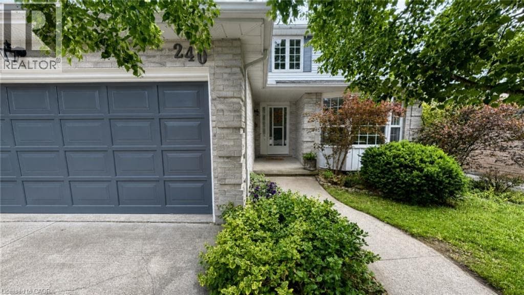 Detached for sale at 240 STOKE Drive, Highland West, Kitchener, Ontario, photo 2