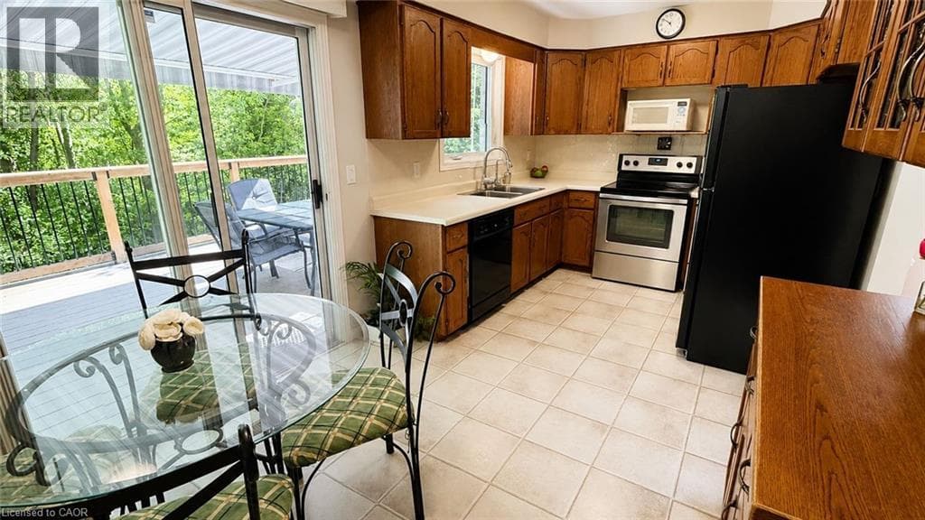 Detached for sale at 240 STOKE Drive, Highland West, Kitchener, Ontario, photo 8