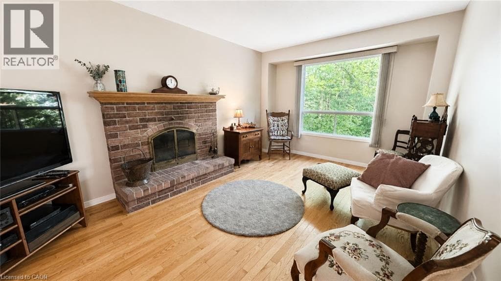 Detached for sale at 240 STOKE Drive, Highland West, Kitchener, Ontario, photo 9