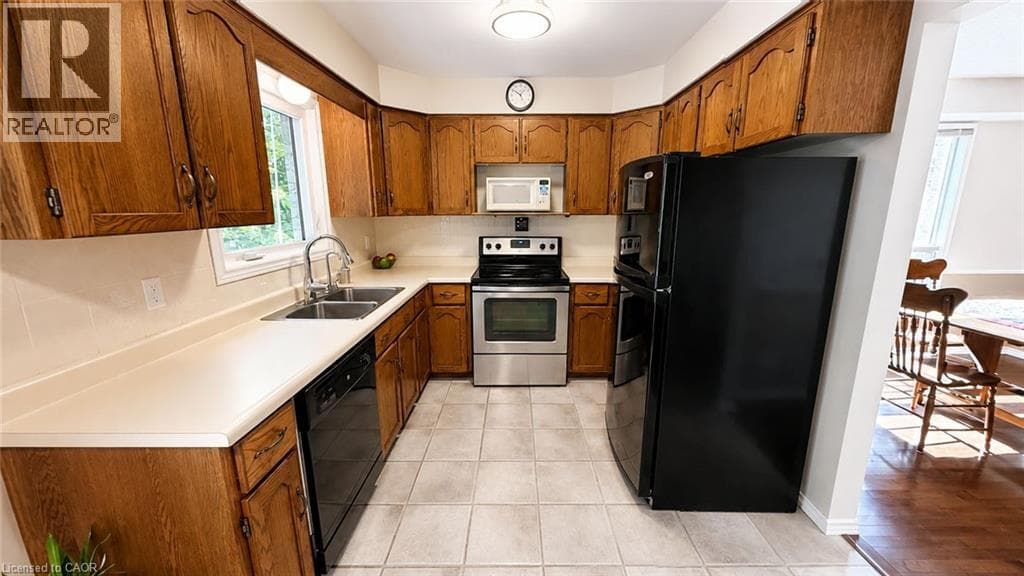Detached for sale at 240 STOKE Drive, Highland West, Kitchener, Ontario, photo 7