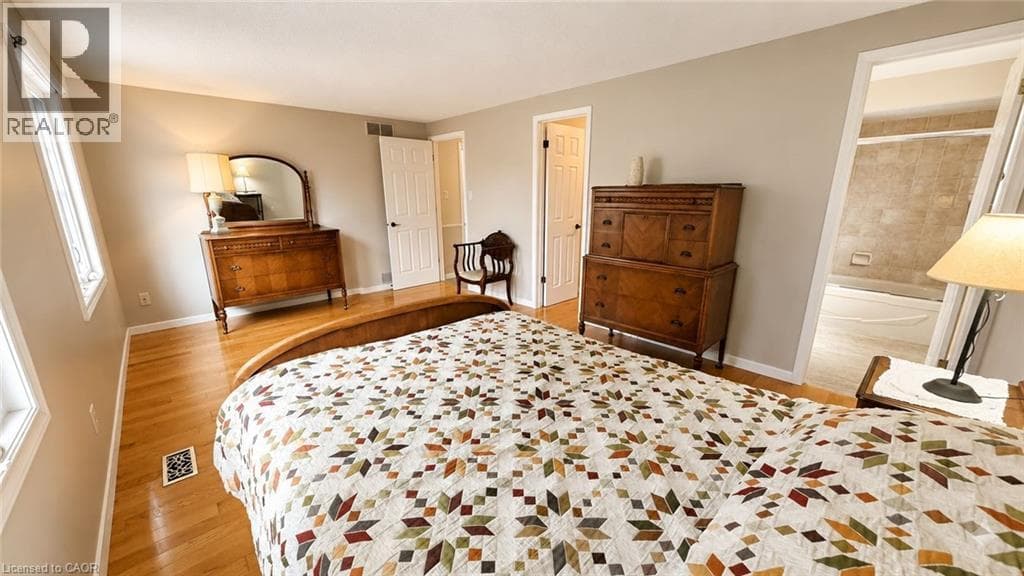 Detached for sale at 240 STOKE Drive, Highland West, Kitchener, Ontario, photo 19
