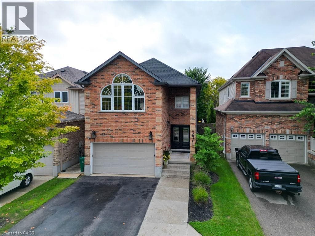 Detached for sale at 231 STEEPLERIDGE Street, Doon South, Kitchener, Ontario, photo 2