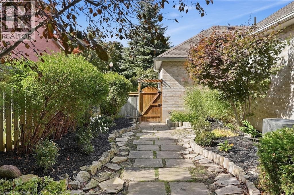 Detached for sale at 15 EVERWOOD Run, Doon South, Kitchener, Ontario, photo 39