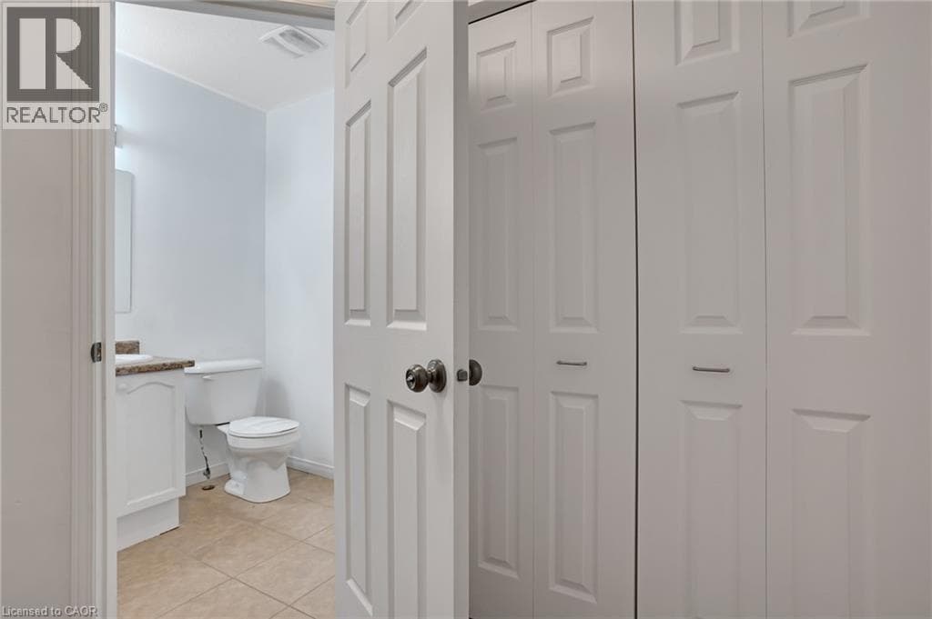 Townhouse for sale at 310 FALLOWFIELD Drive, Country Hills East, Kitchener, Ontario, photo 5