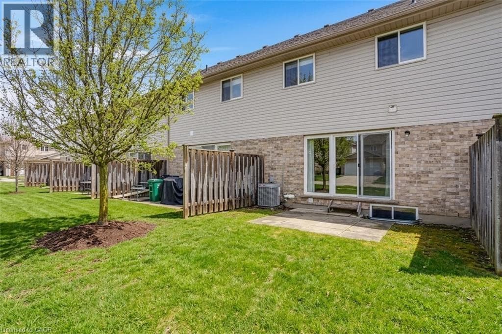 Townhouse for sale at 310 FALLOWFIELD Drive, Country Hills East, Kitchener, Ontario, photo 3