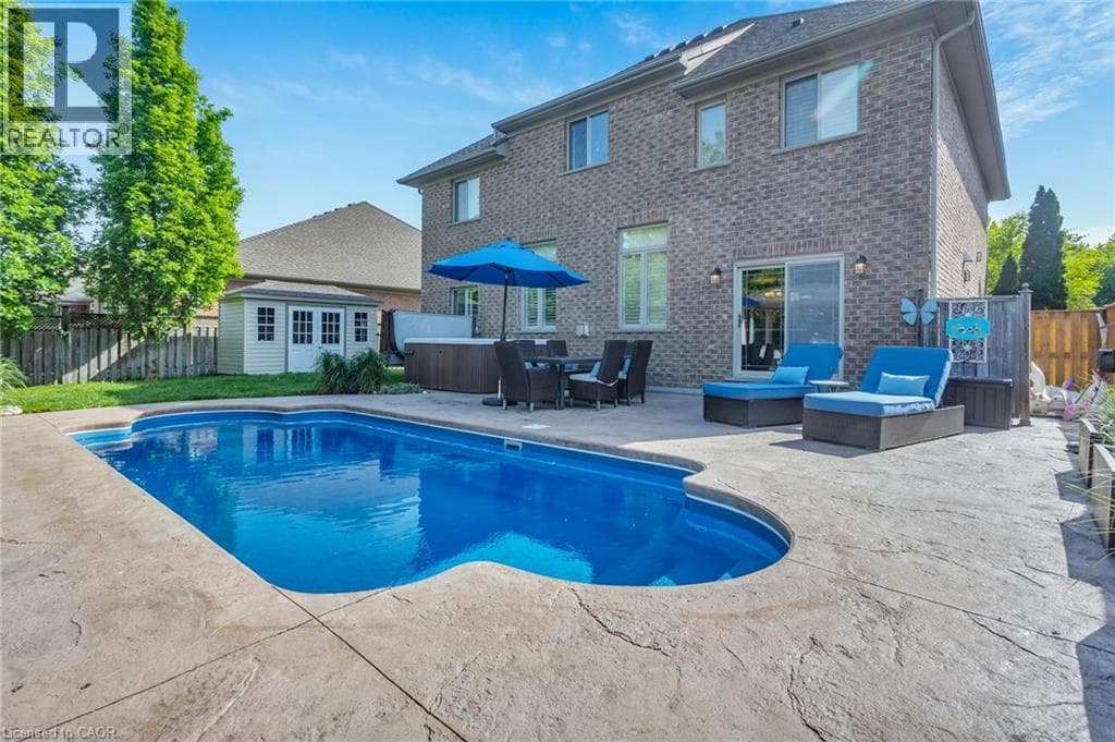 Detached for sale at 211 TERRACE WOOD Crescent, Pioneer Tower West, Kitchener, Ontario, photo 2