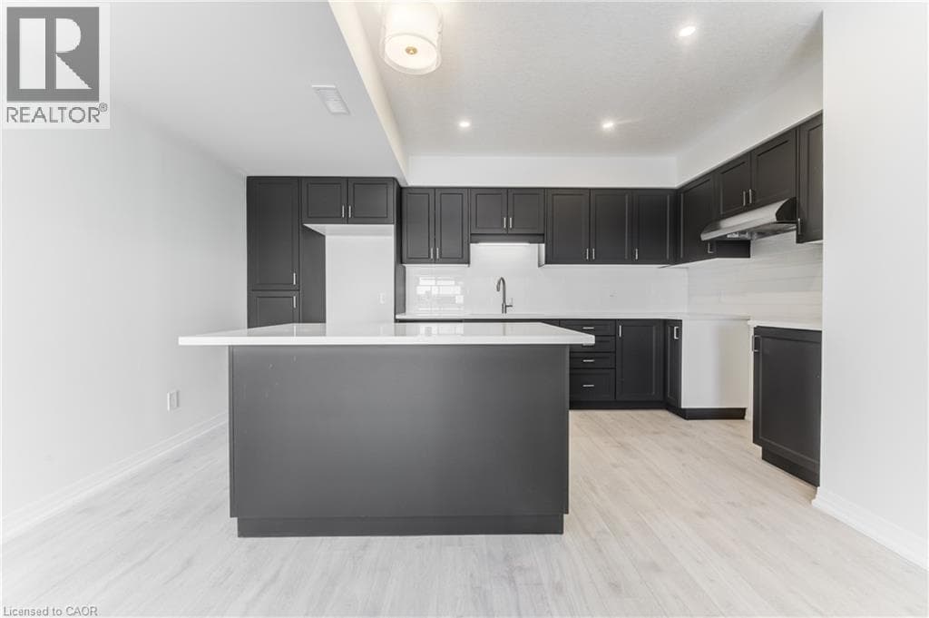 Townhouse for sale at 27 URBANE Boulevard, Laurentian West, Kitchener, Ontario, photo 8