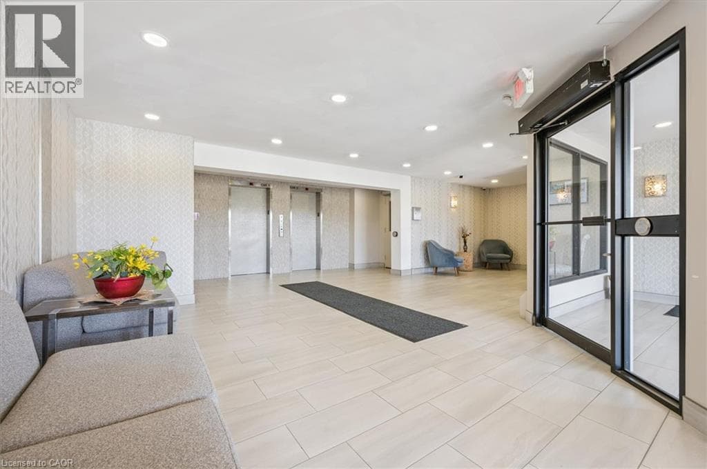 Apartment for sale at 1100 COURTLAND Avenue E Unit# 302, Vanier, Kitchener, Ontario, photo 6