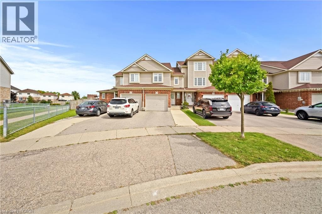 Townhouse for sale at 245 RED CLOVER Court, Laurentian West, Kitchener, Ontario, photo 2