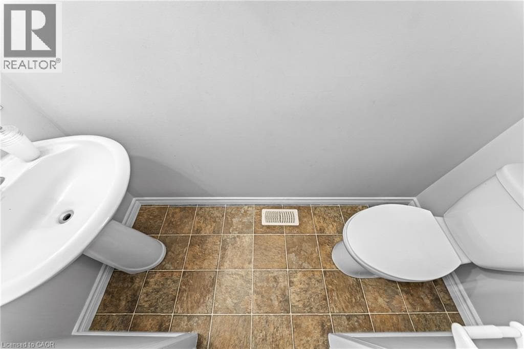 Townhouse for sale at 245 RED CLOVER Court, Laurentian West, Kitchener, Ontario, photo 15