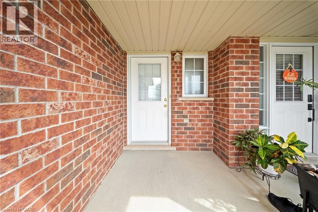Townhouse for sale at 245 RED CLOVER Court, Laurentian West, Kitchener, Ontario, photo 4