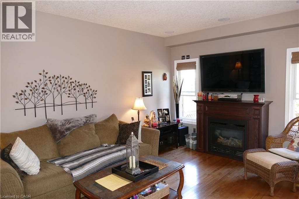 Detached for sale at 466 SIENNA Crescent, Huron Park, Kitchener, Ontario, photo 7