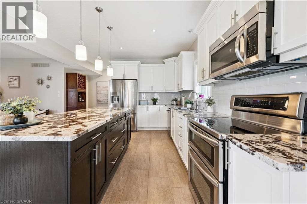 Detached for sale at 941 EDEN OAK Court, Grand River South, Kitchener, Ontario, photo 17