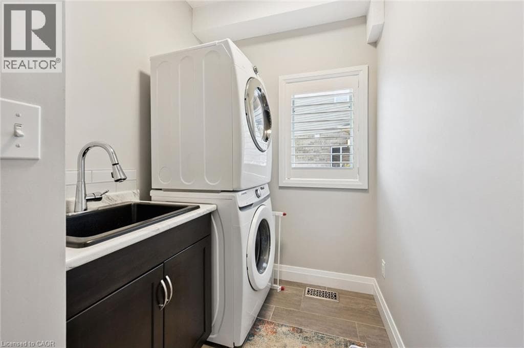 Detached for sale at 941 EDEN OAK Court, Grand River South, Kitchener, Ontario, photo 20