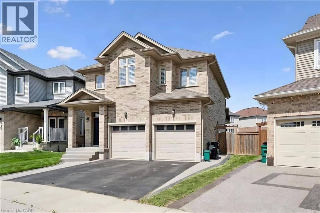 Detached for sale at 941 EDEN OAK Court, Grand River South, Kitchener, Ontario, photo 4