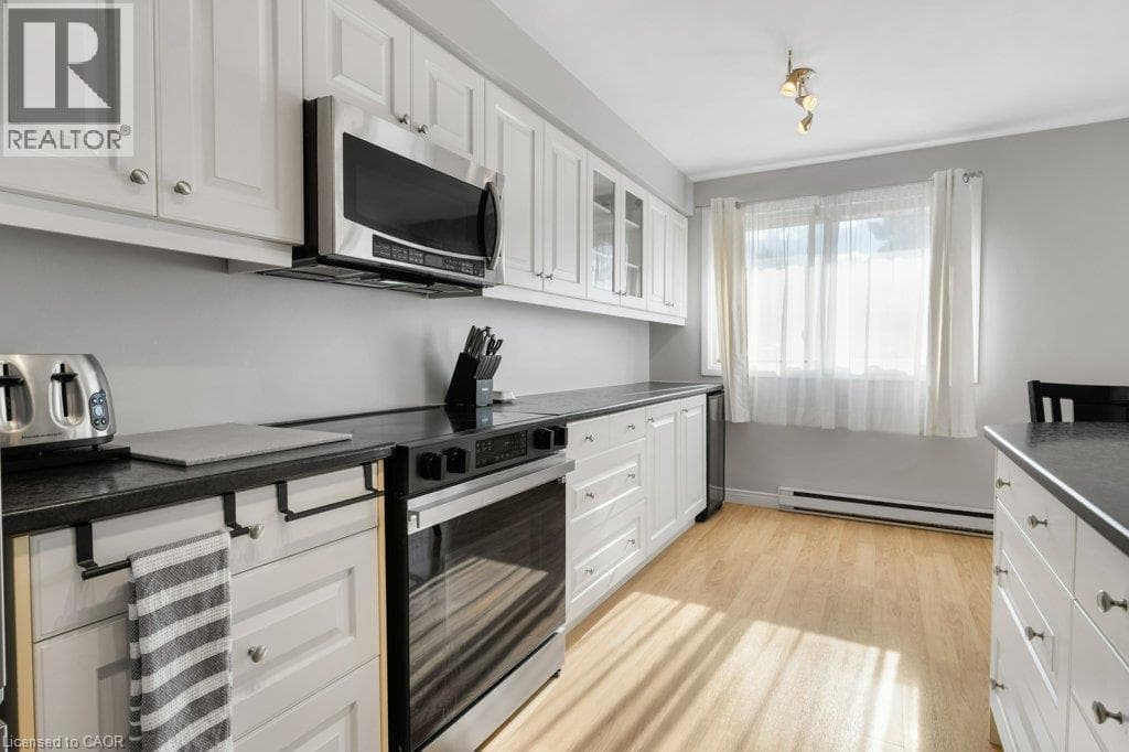 Apartment for sale at 320 TRAYNOR Avenue Unit# 1, Vanier, Kitchener, Ontario, photo 4
