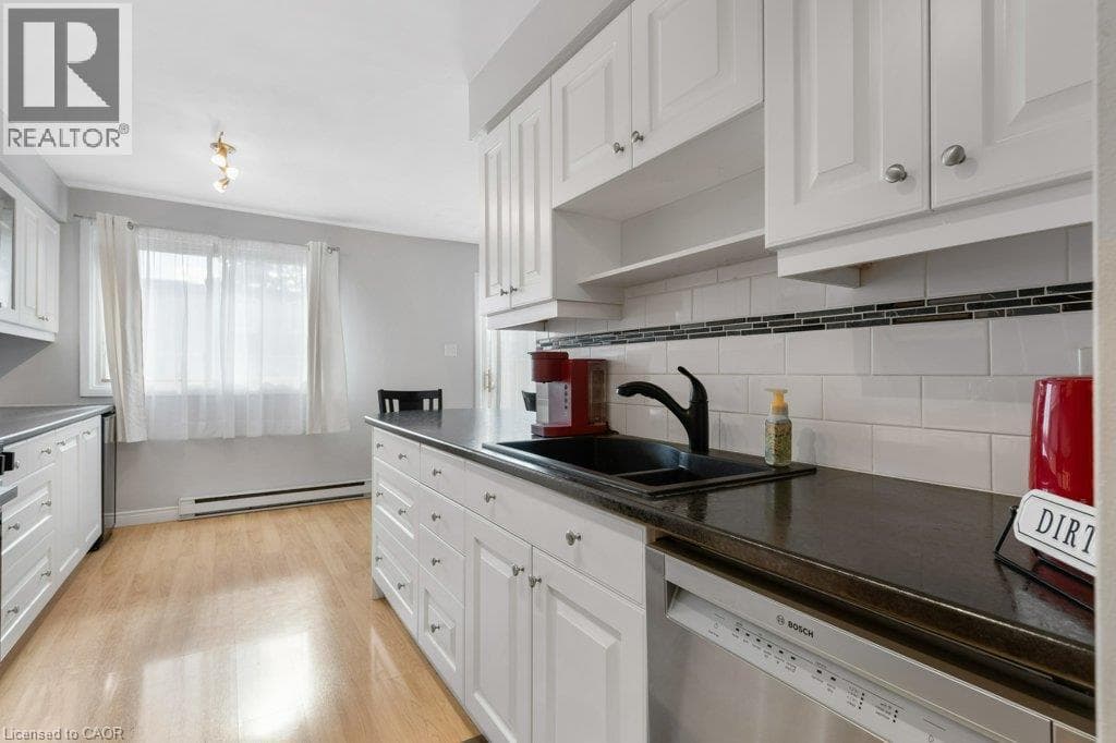 Apartment for sale at 320 TRAYNOR Avenue Unit# 1, Vanier, Kitchener, Ontario, photo 5