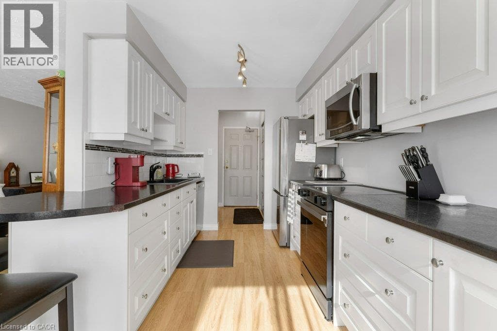 Apartment for sale at 320 TRAYNOR Avenue Unit# 1, Vanier, Kitchener, Ontario, photo 6