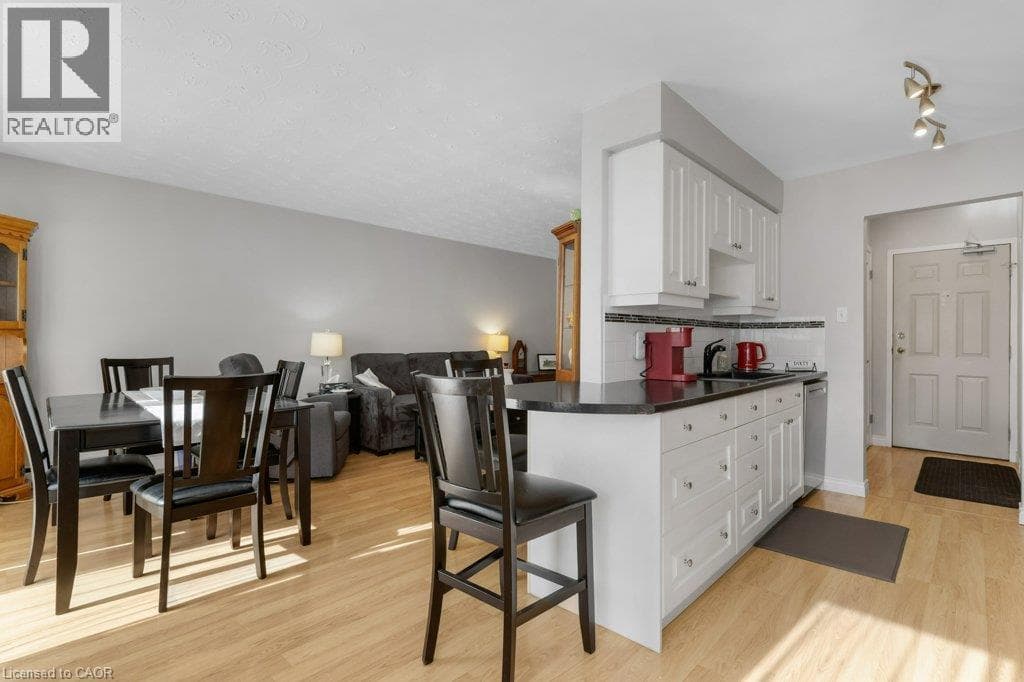 Apartment for sale at 320 TRAYNOR Avenue Unit# 1, Vanier, Kitchener, Ontario, photo 8