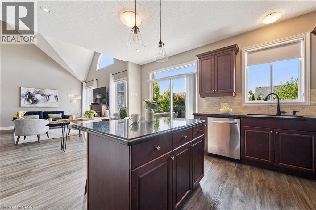 Detached for sale at 31 ZADUK Court, Conestogo, Woolwich, Ontario, photo 16