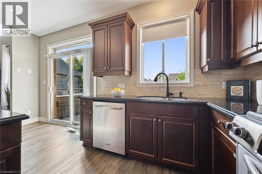 Detached for sale at 31 ZADUK Court, Conestogo, Woolwich, Ontario, photo 18