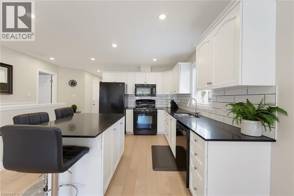 Semi-detached for sale at 195 BRENNEMAN Drive, Baden, Wilmot, Ontario, photo 5