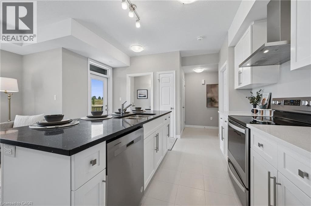 Townhouse for sale at 8 OAT Lane, Huron Park, Kitchener, Ontario, photo 16