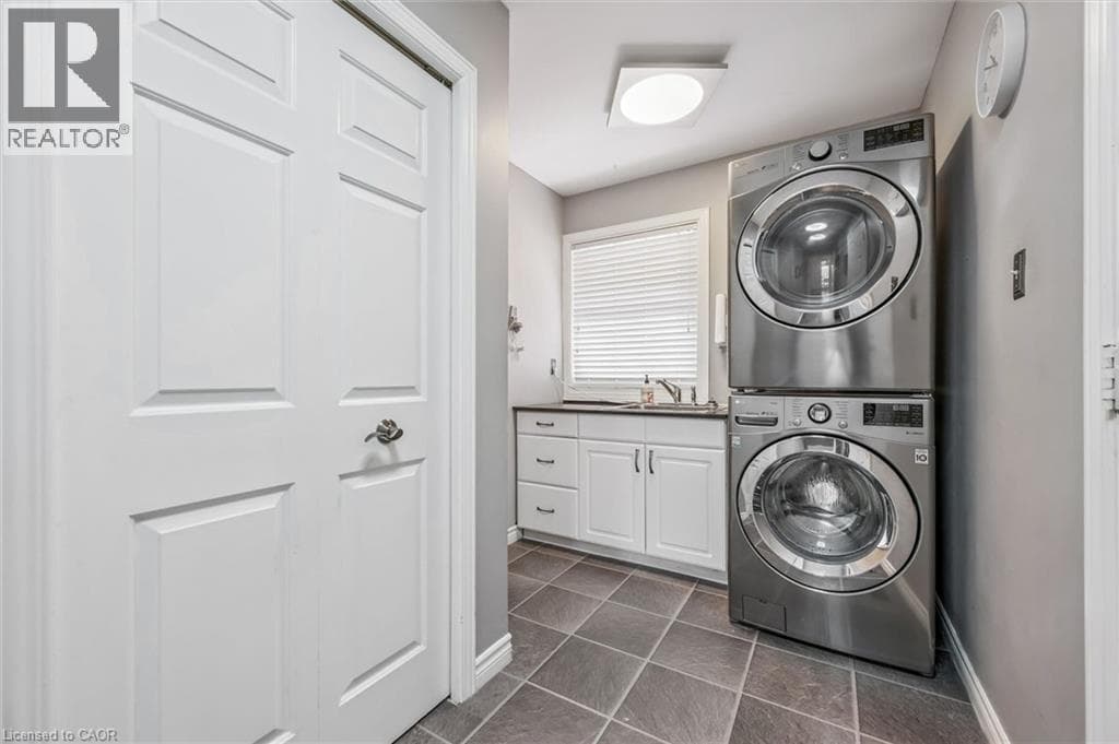 Detached for sale at 21 TINATAWA Court, Chicopee, Kitchener, Ontario, photo 12